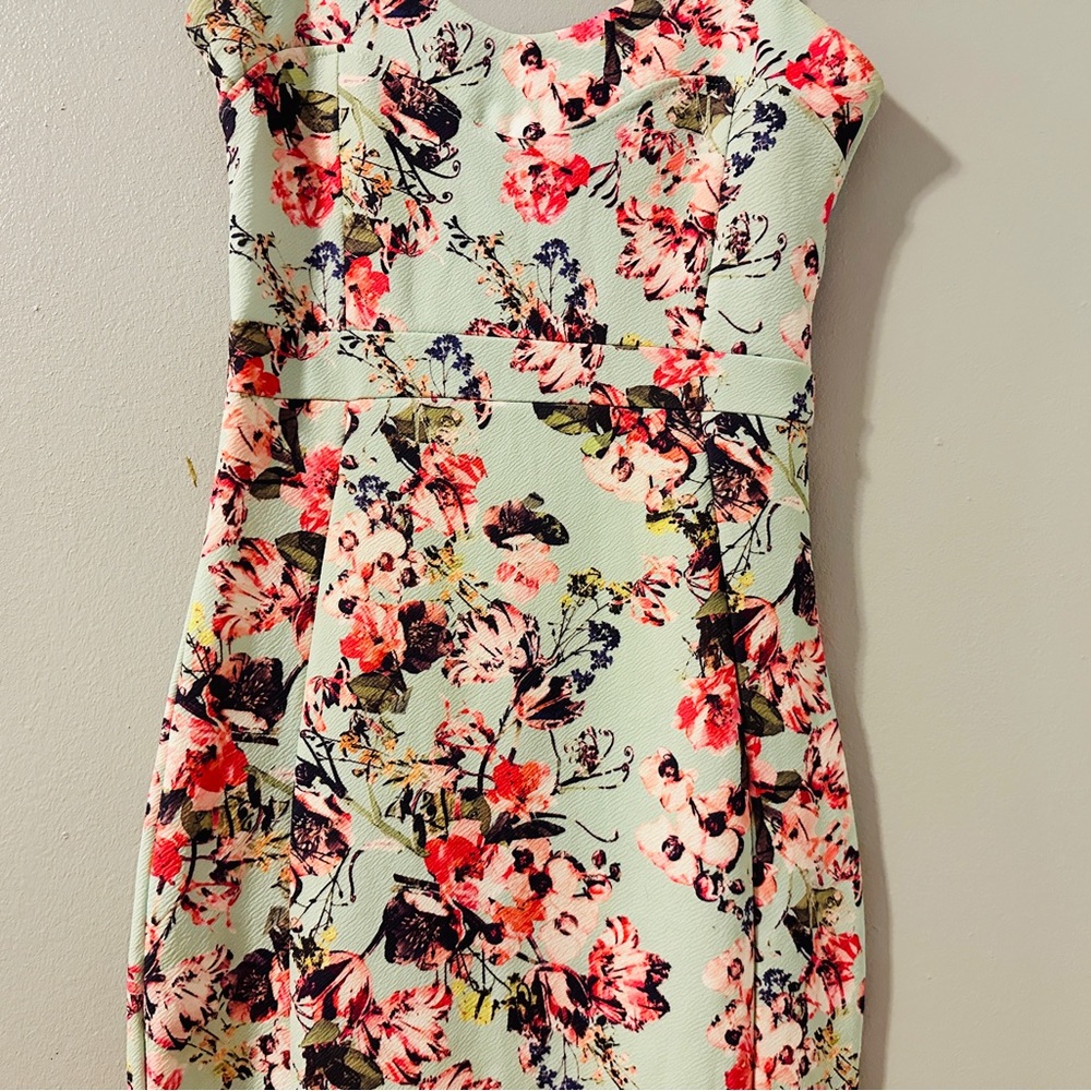 Floral Dress - Picture 6 of 8